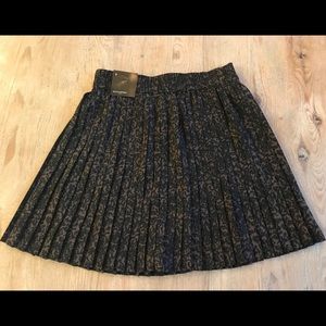 Banana Republic Skirt ➕Tights